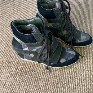 Ash wedge sneaker